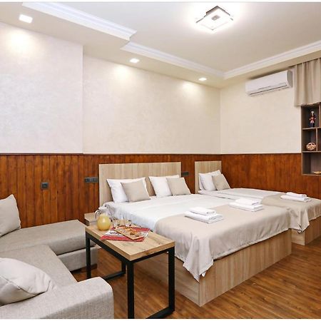 Appartamento Masur House And Tours Erevan Esterno foto